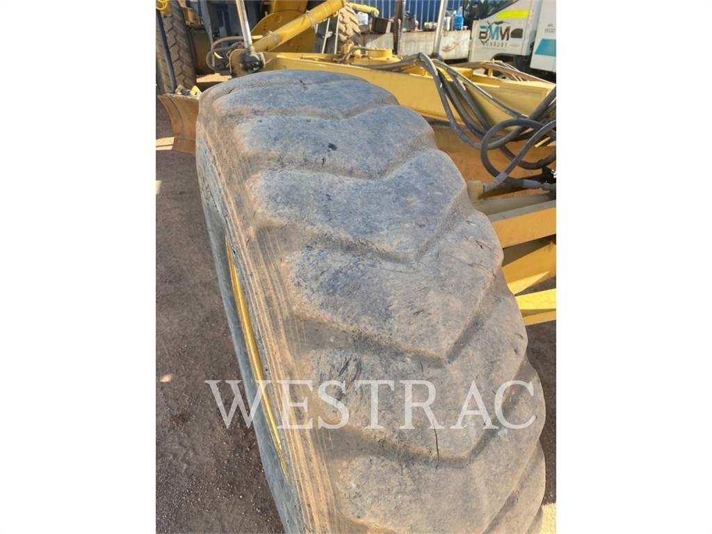 CAT 12M Greyderler