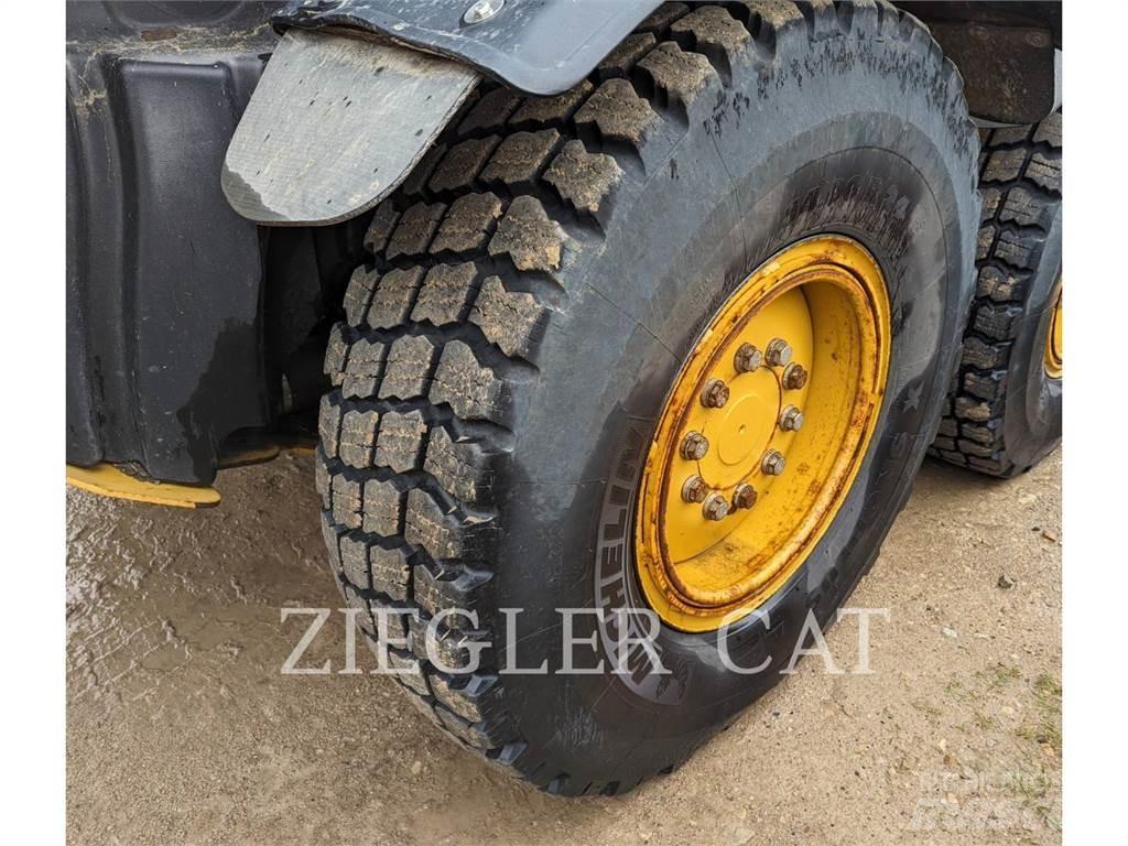 CAT 12M2AWD Greyderler