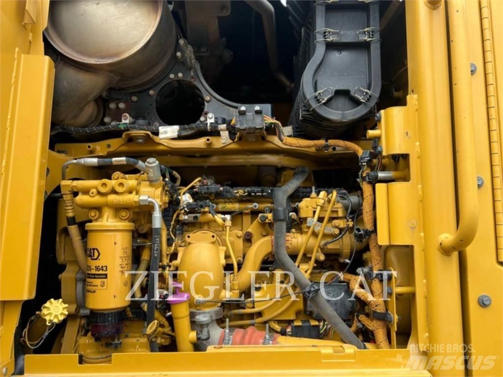 CAT 12M2AWD Greyderler