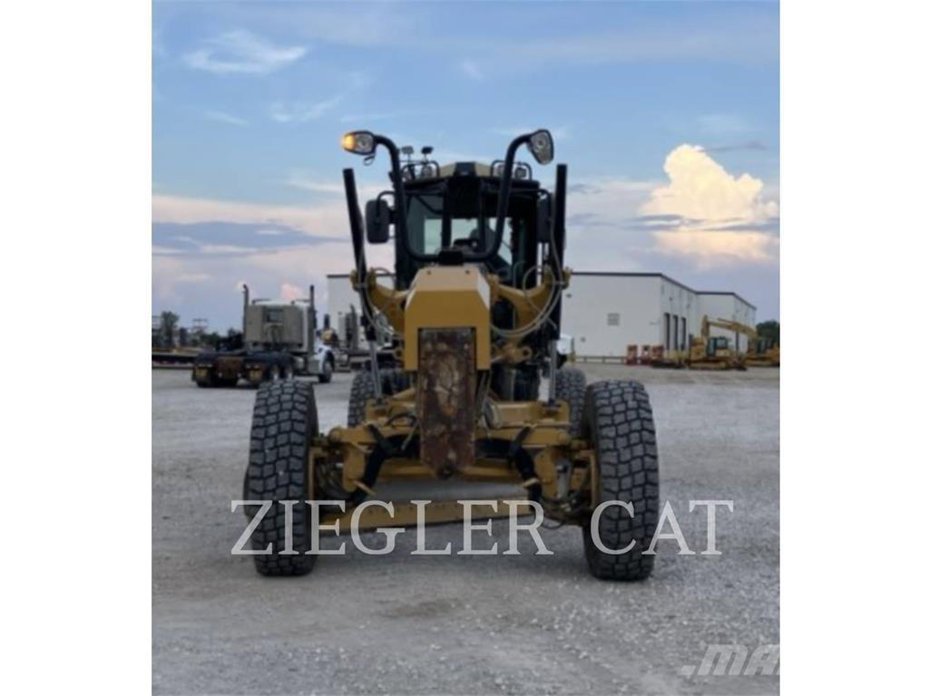 CAT 12M2AWD Greyderler