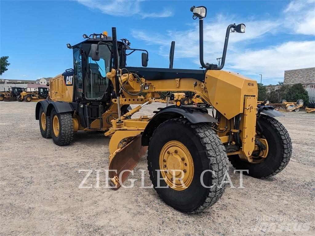 CAT 12M3AWD Greyderler