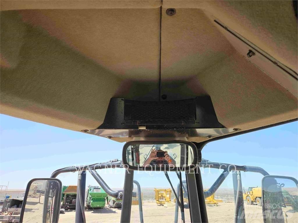 CAT 12M3AWD Greyderler