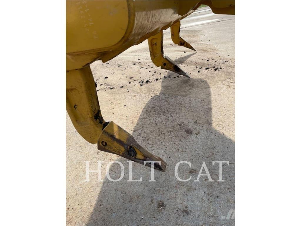 CAT 140 Greyderler