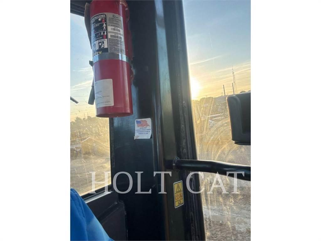 CAT 140 AWD Greyderler