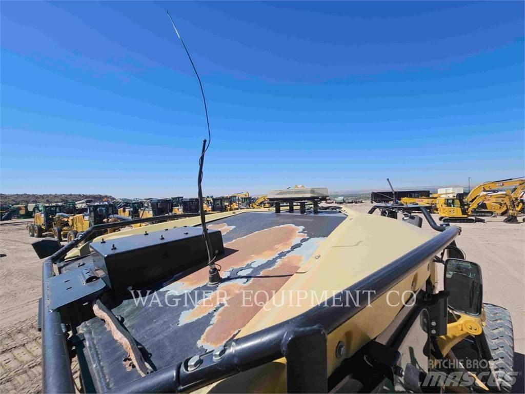 CAT 140M Greyderler