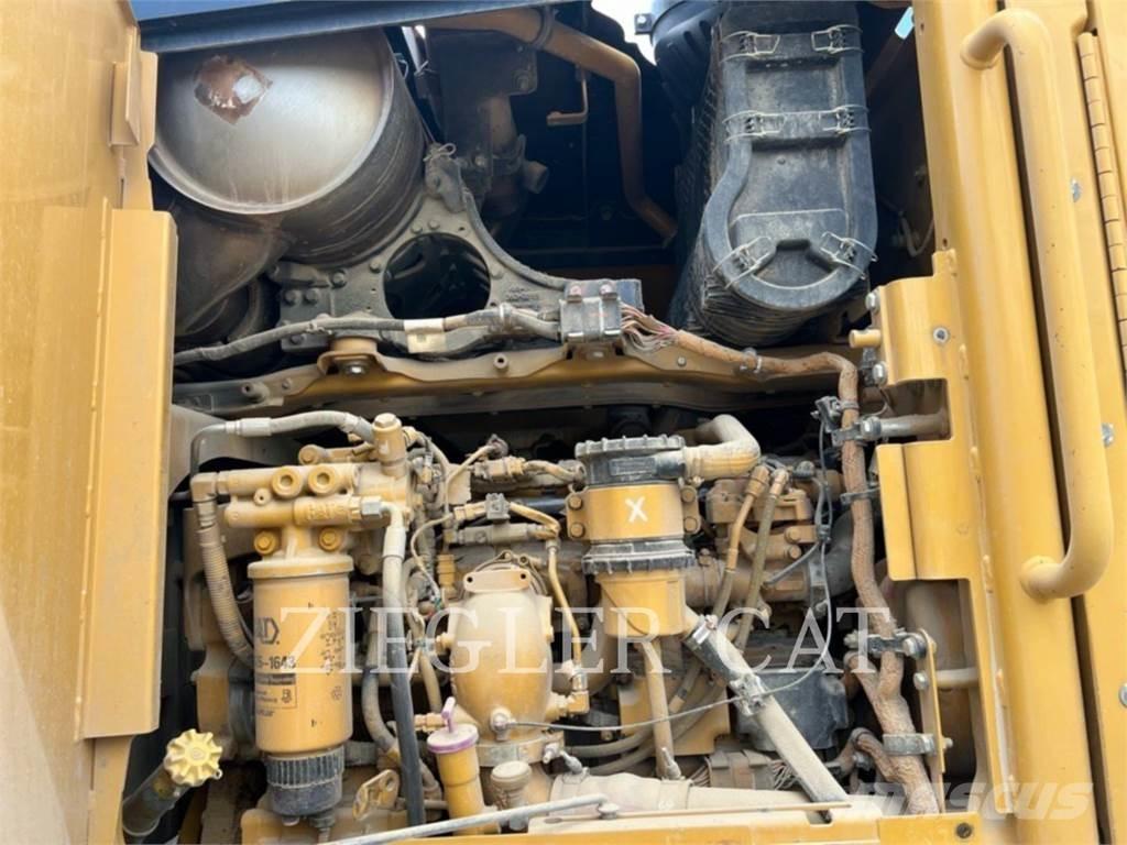 CAT 140M2AWD Greyderler