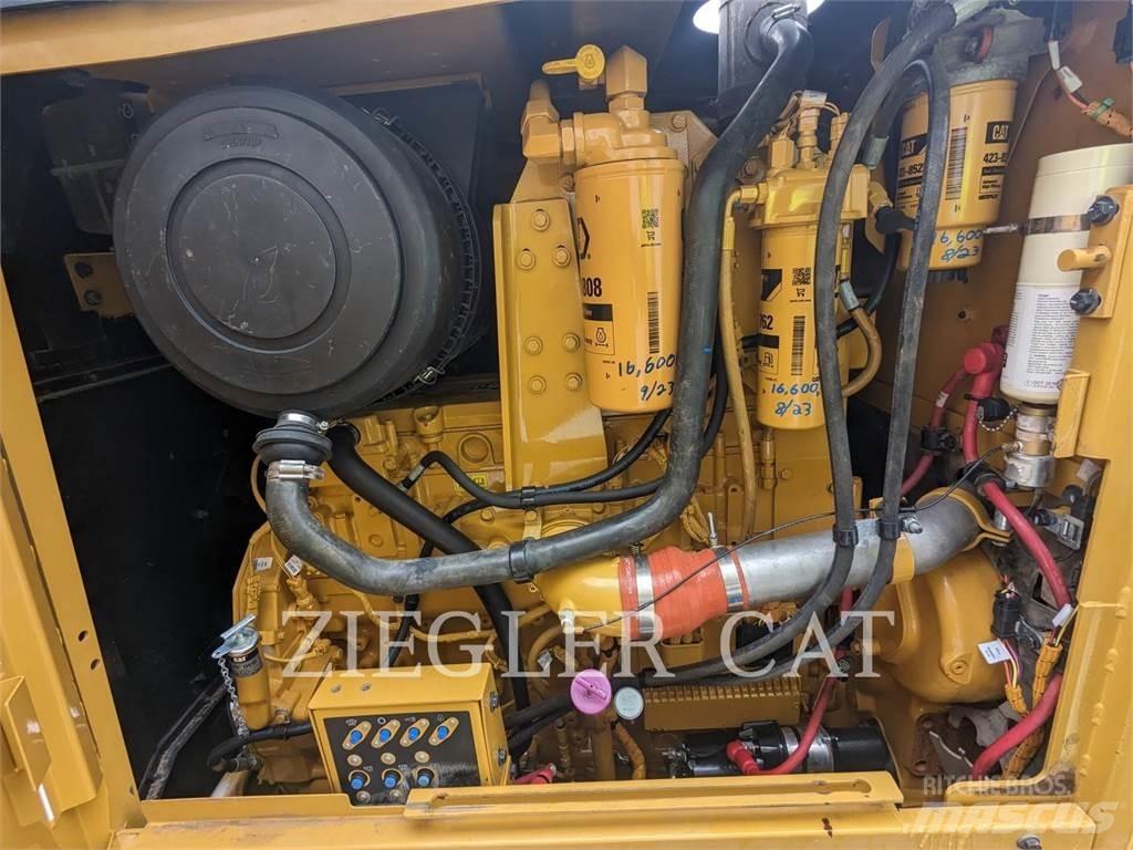 CAT 14M Greyderler