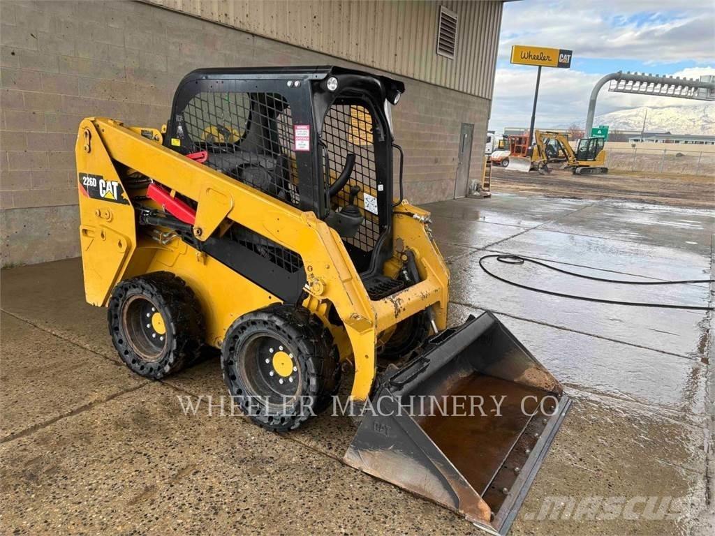 CAT 226D C1-H2 Skid steer loderler