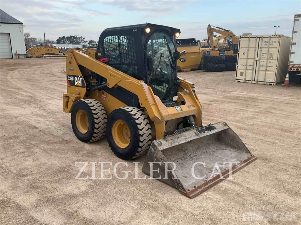 CAT 236D Skid steer loderler