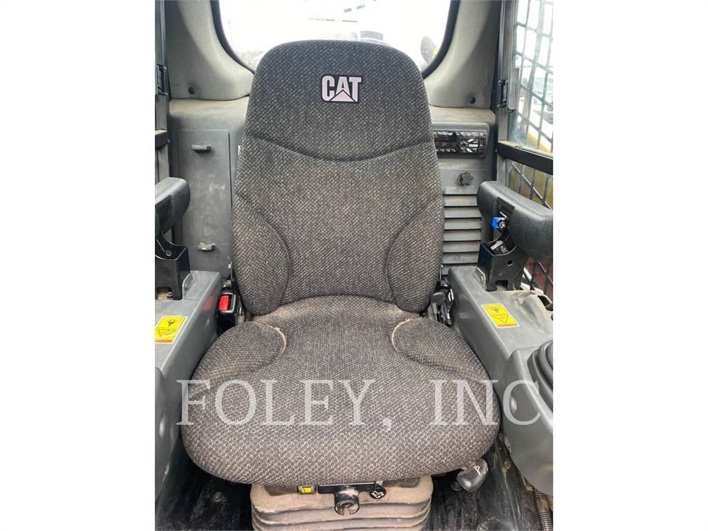 CAT 236D Skid steer loderler