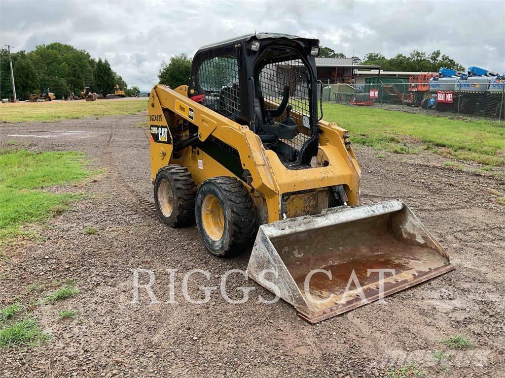 CAT 236D Skid steer loderler