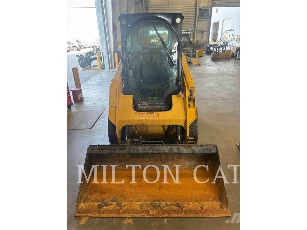 CAT 236D 3 Skid steer loderler