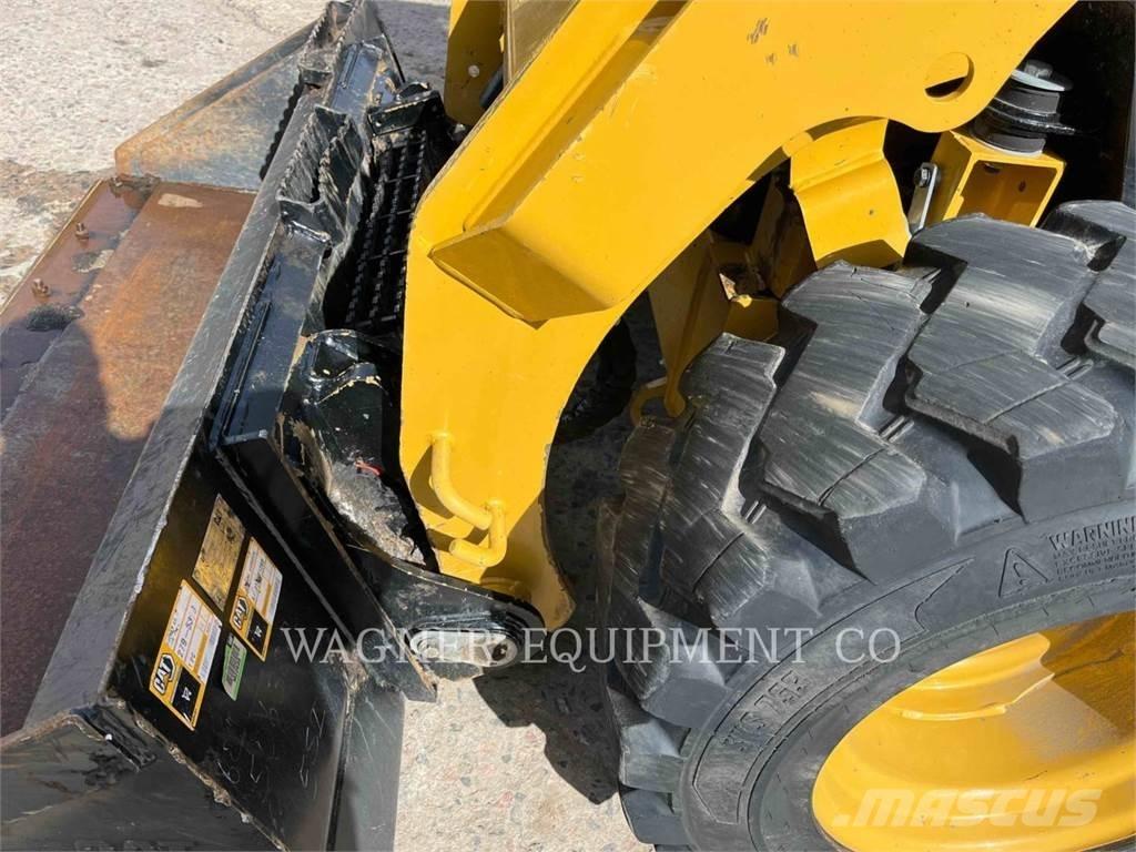 CAT 236D3 Skid steer loderler