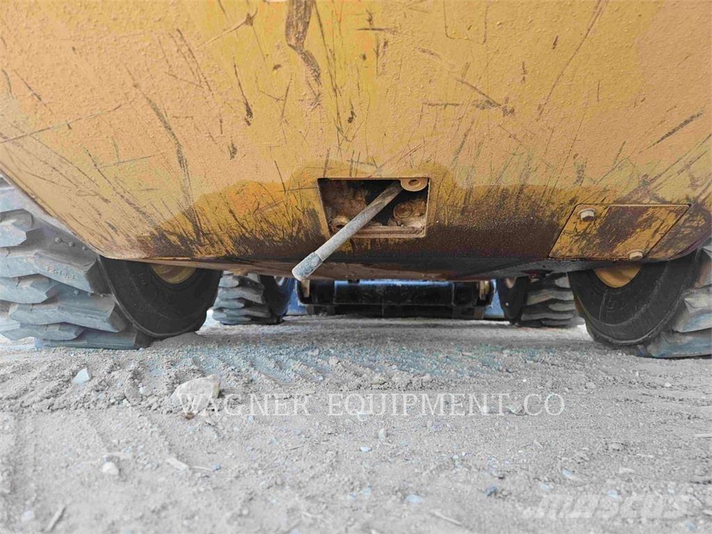 CAT 236D3 Skid steer loderler