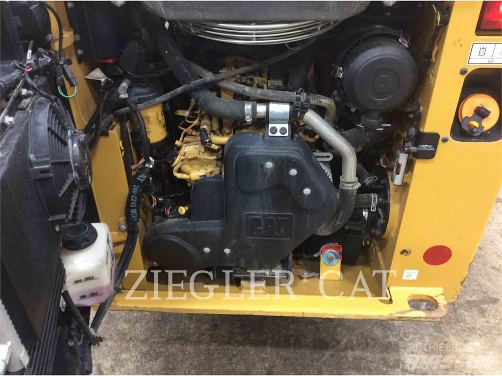 CAT 239D Paletli yükleyiciler