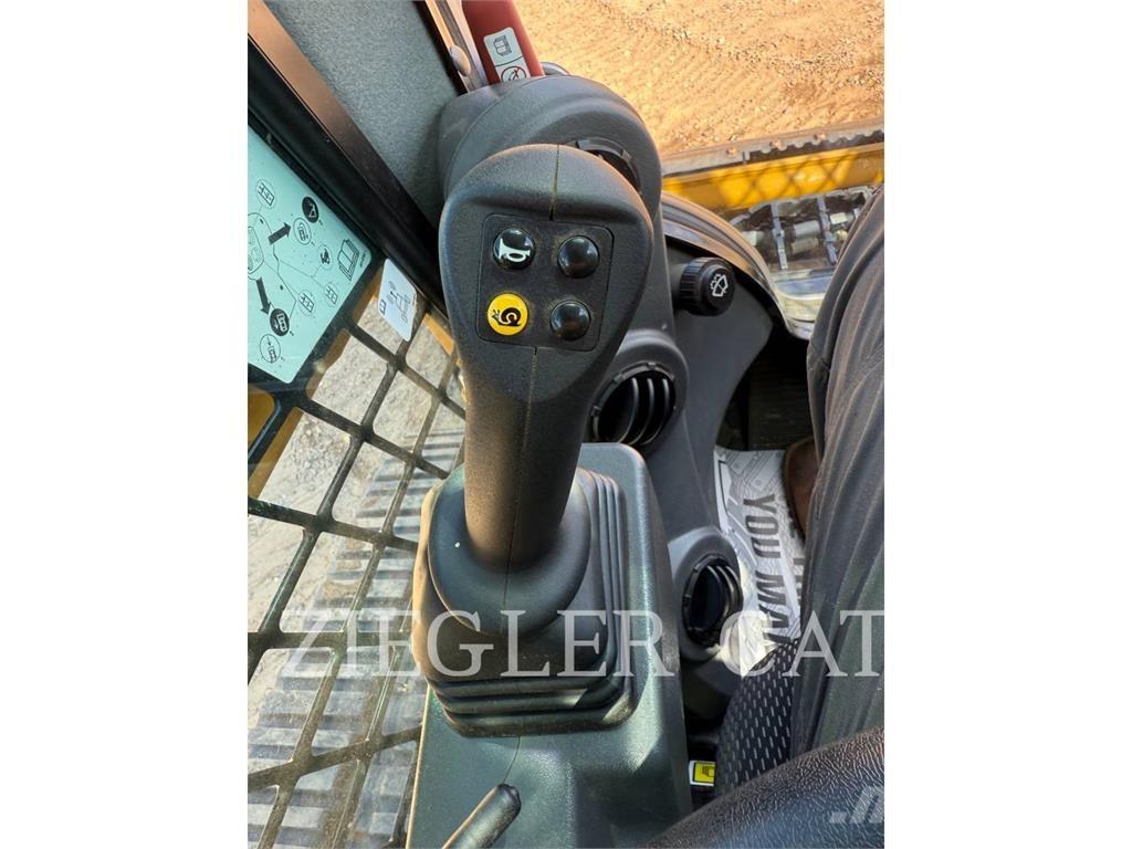 CAT 239D3 Paletli yükleyiciler