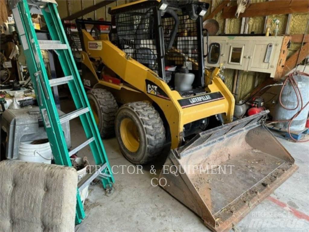 CAT 242B Skid steer loderler