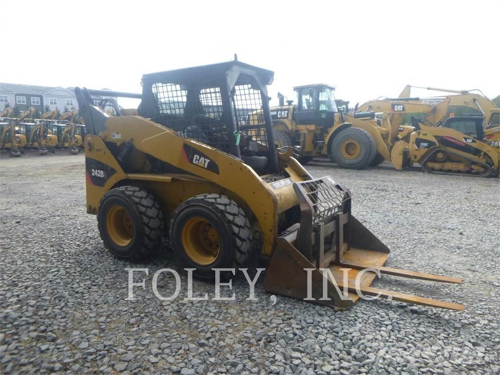 CAT 242B3 Skid steer loderler