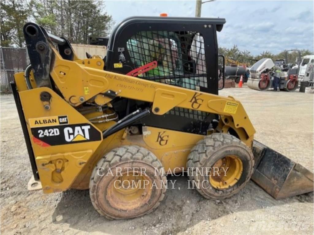 CAT 242D Skid steer loderler