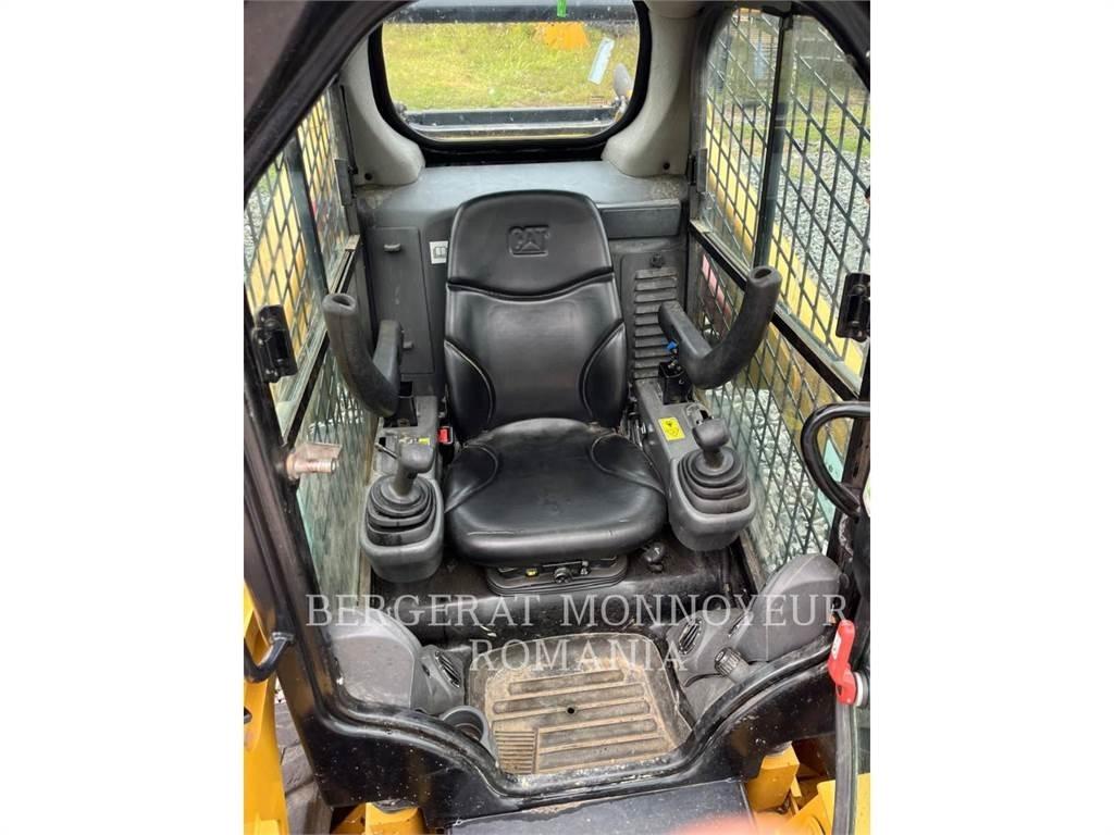 CAT 242D Skid steer loderler