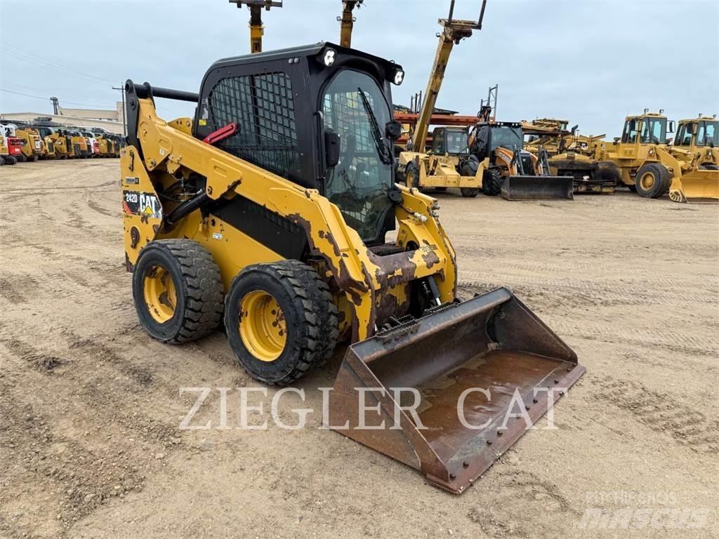 CAT 242D Skid steer loderler