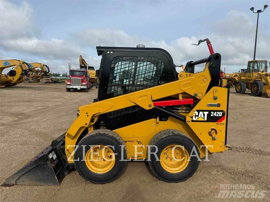 CAT 242D Skid steer loderler