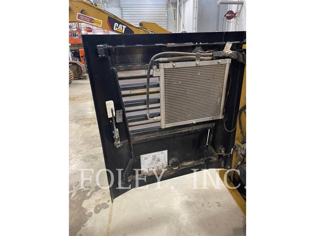 CAT 242D Skid steer loderler