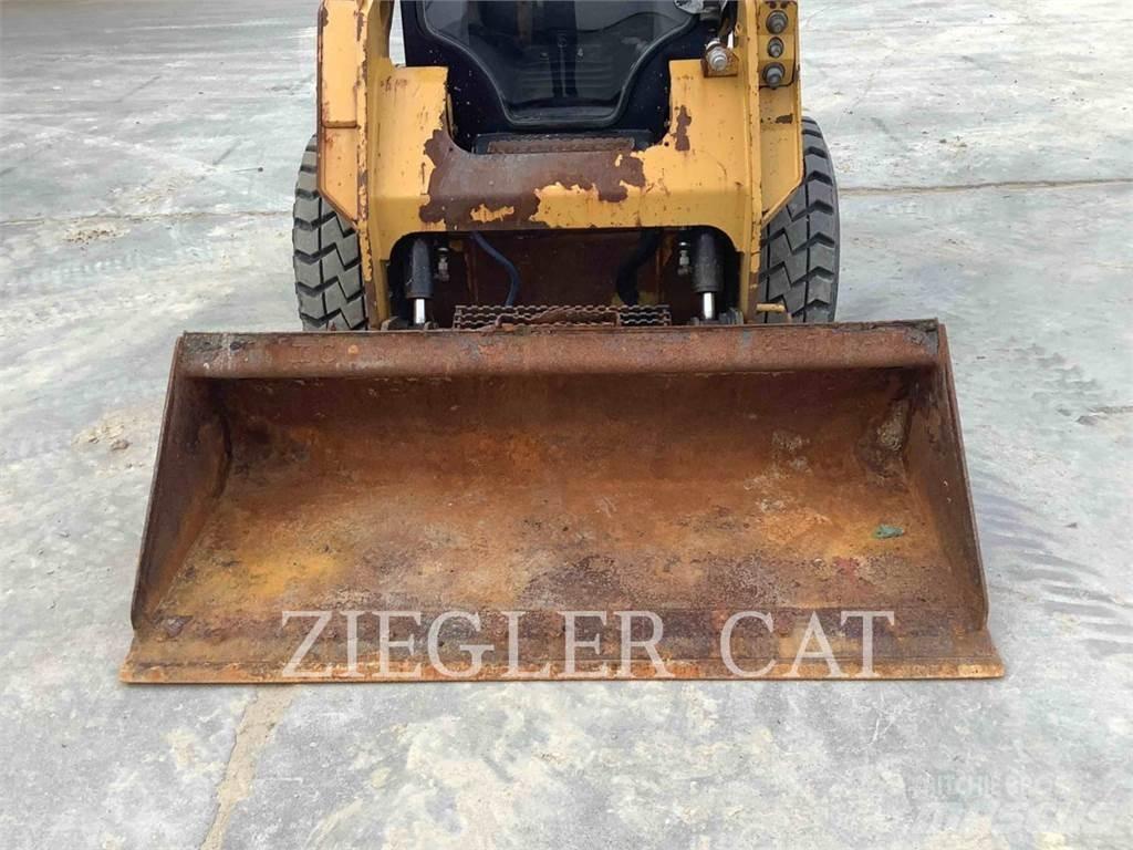 CAT 242D Skid steer loderler