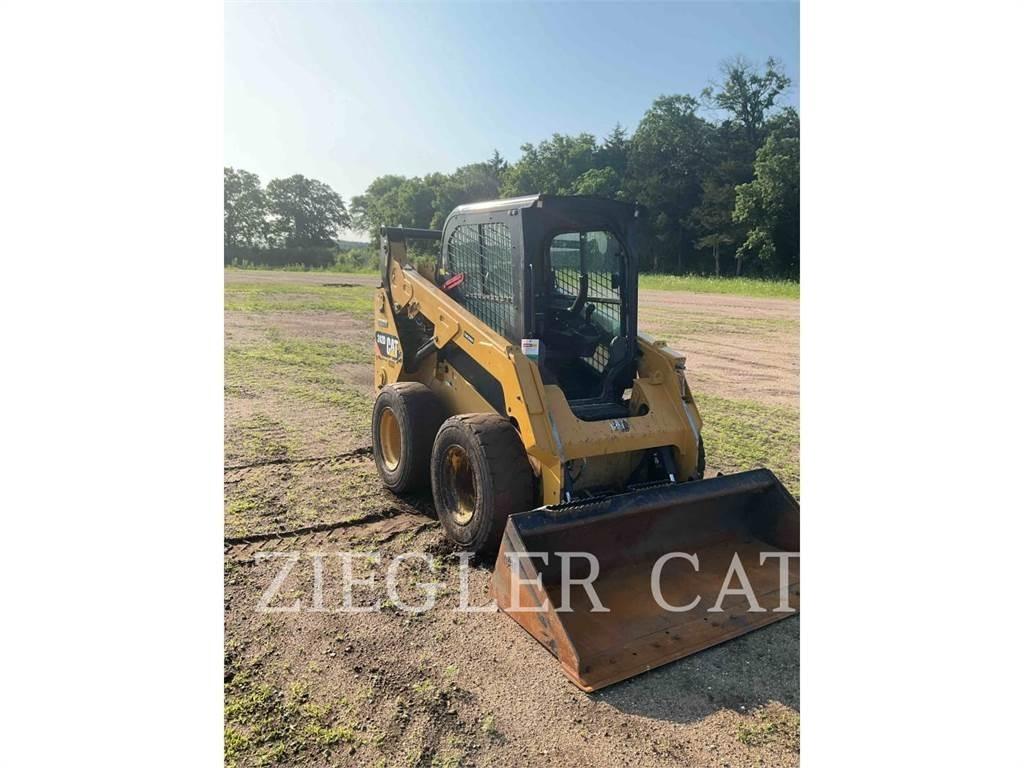 CAT 242D Skid steer loderler