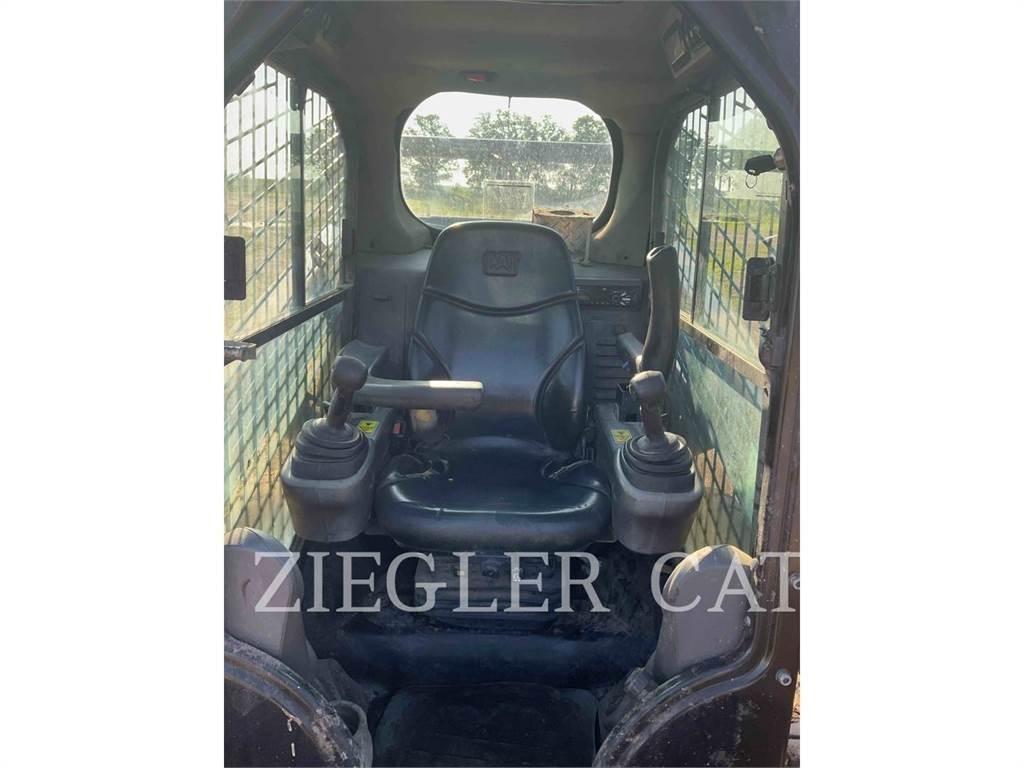 CAT 242D Skid steer loderler
