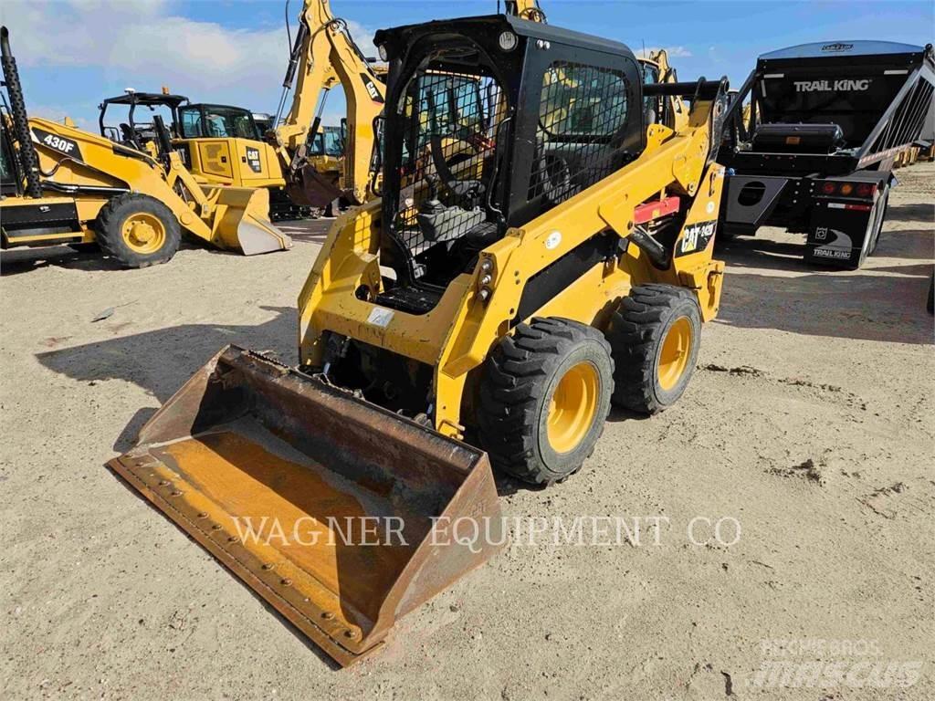 CAT 242D Skid steer loderler