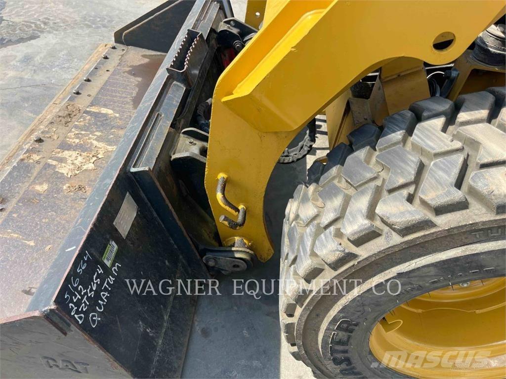 CAT 242D Skid steer loderler