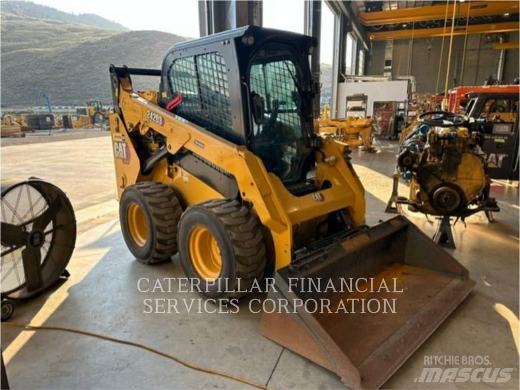 CAT 242D3 Skid steer loderler