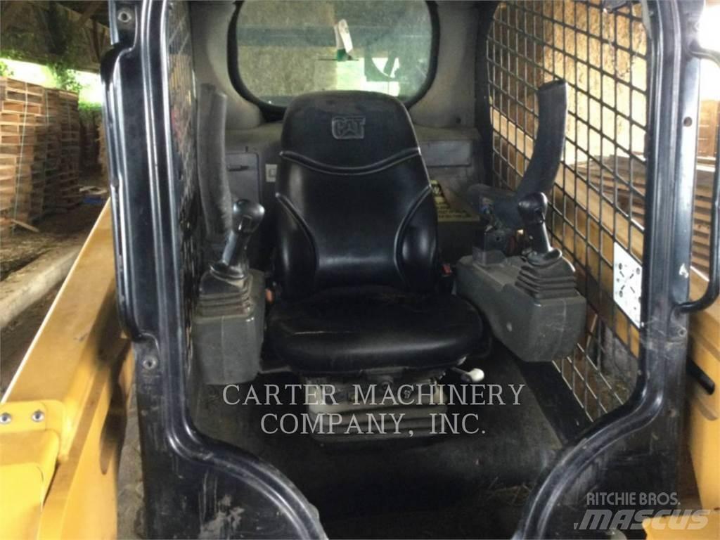 CAT 242D3 Skid steer loderler