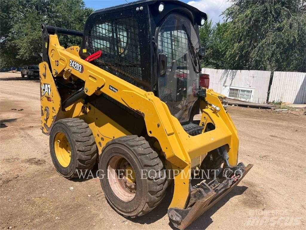 CAT 242D3 Skid steer loderler