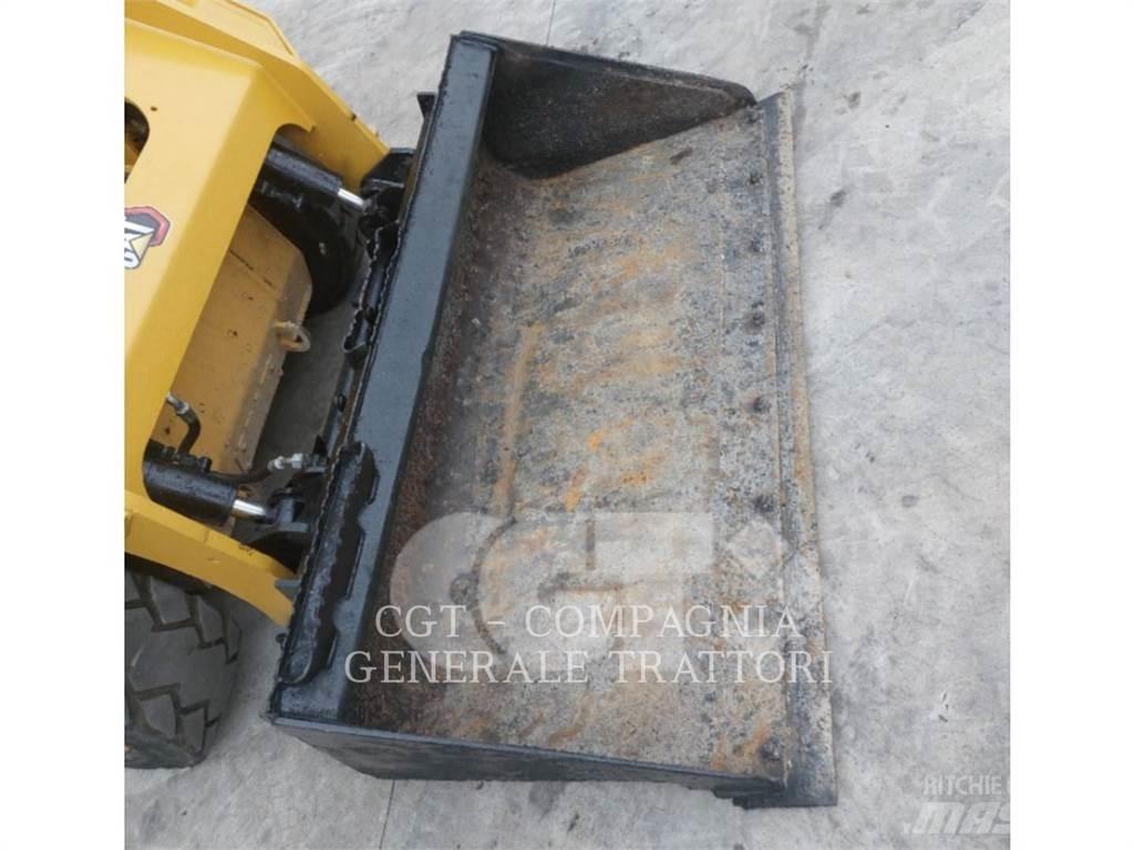CAT 242D3 Skid steer loderler