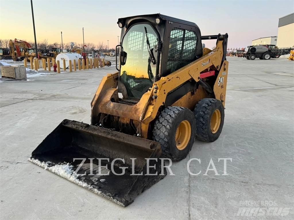 CAT 242D3 Skid steer loderler
