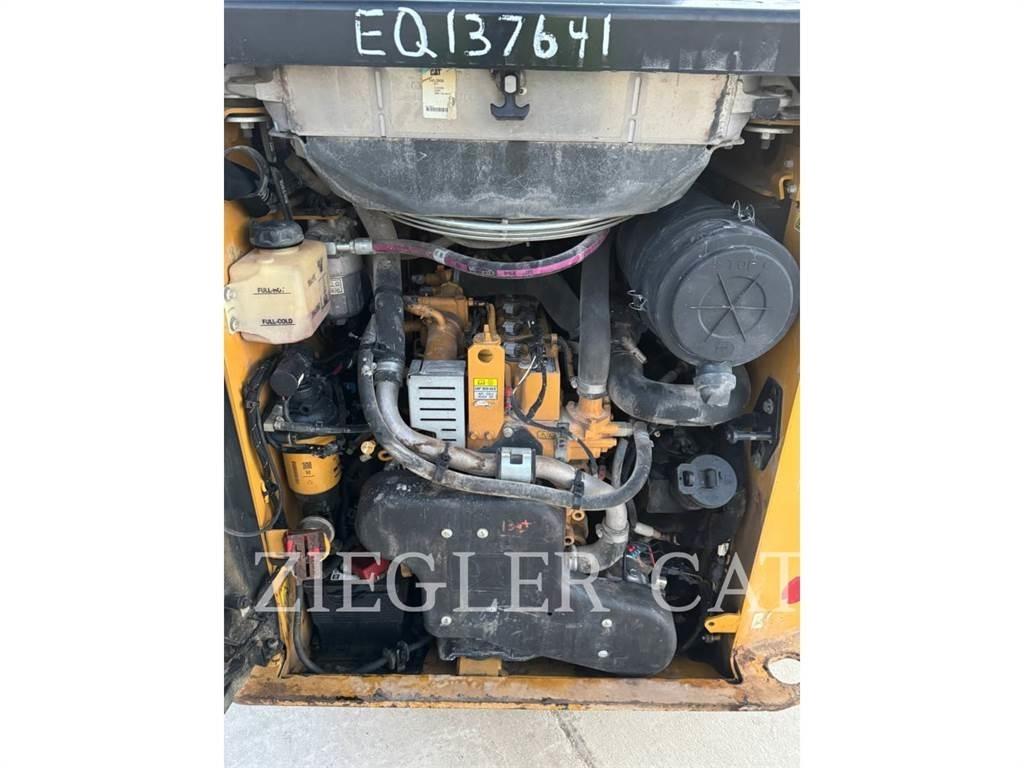 CAT 242D3 Skid steer loderler