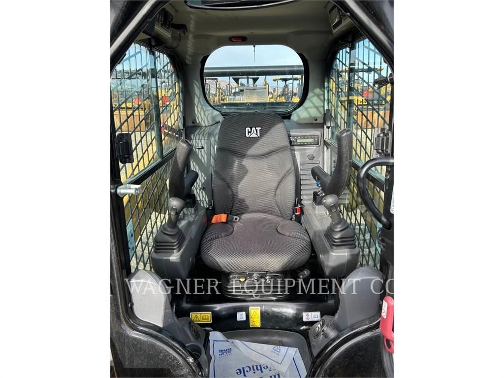 CAT 242D3 Skid steer loderler