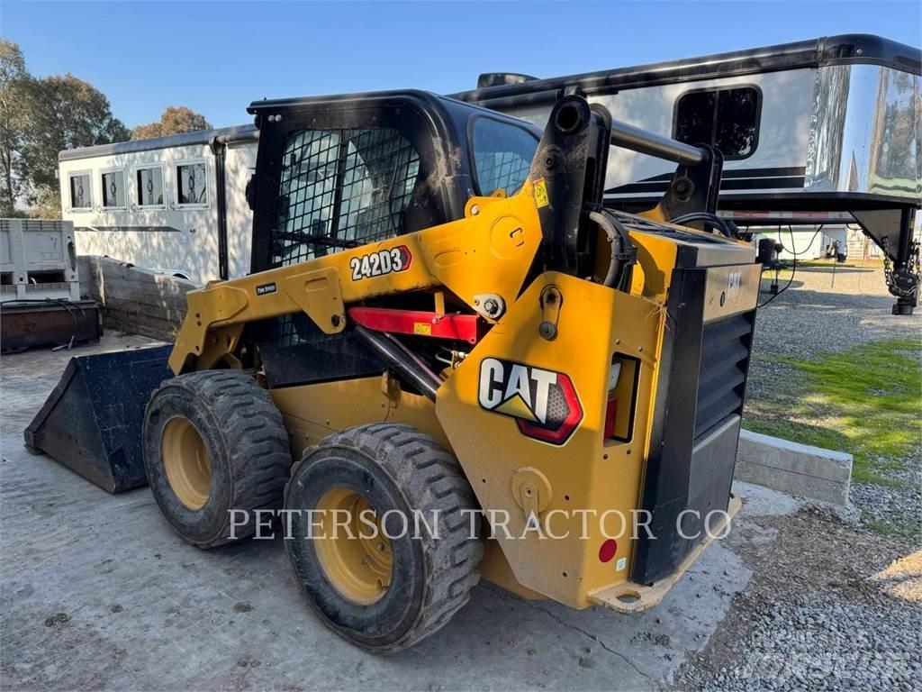 CAT 242D3 Skid steer loderler