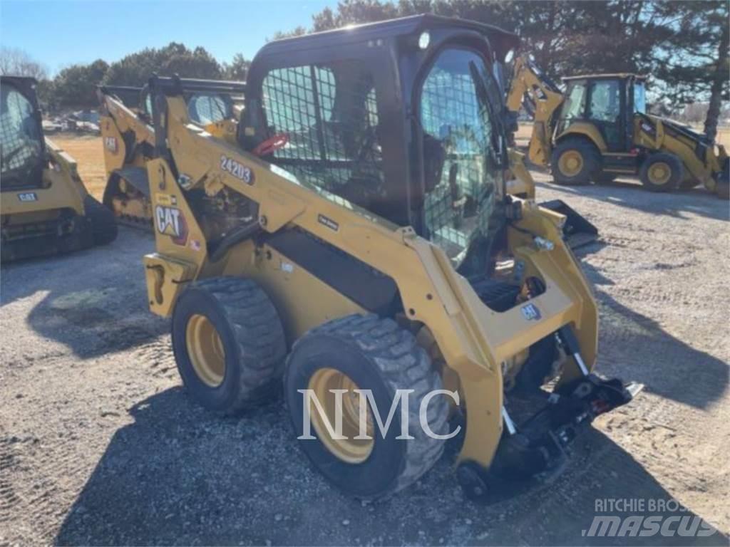 CAT 242D3 Skid steer loderler