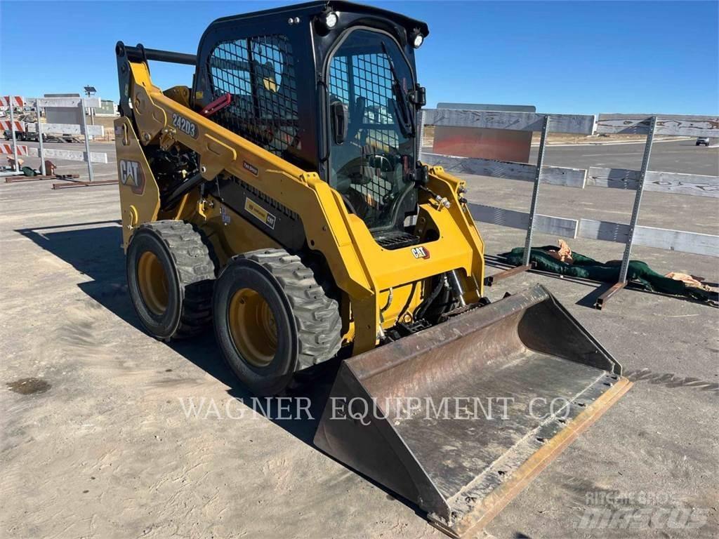 CAT 242D3 Skid steer loderler
