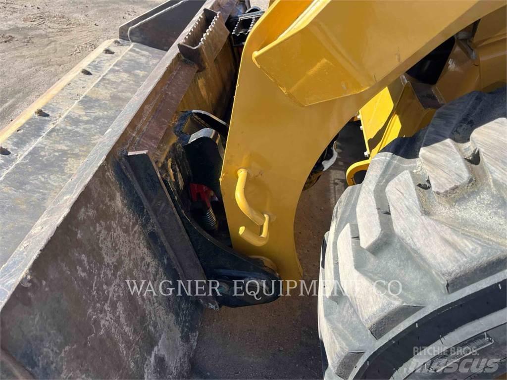 CAT 242D3 Skid steer loderler