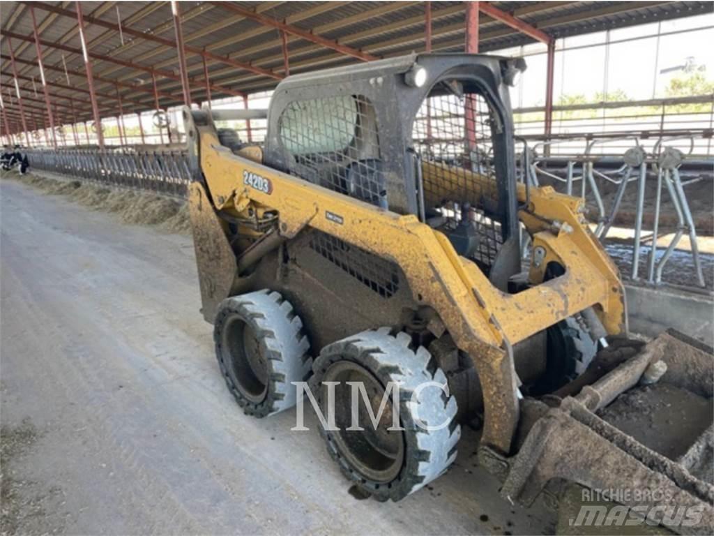CAT 242D3 Skid steer loderler