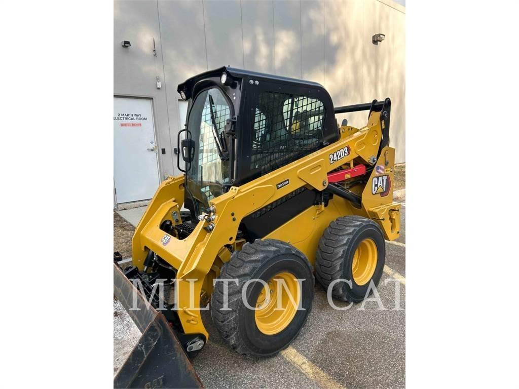 CAT 242D3 Skid steer loderler