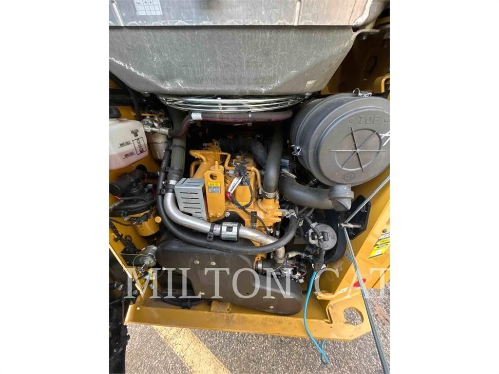 CAT 242D3 Skid steer loderler