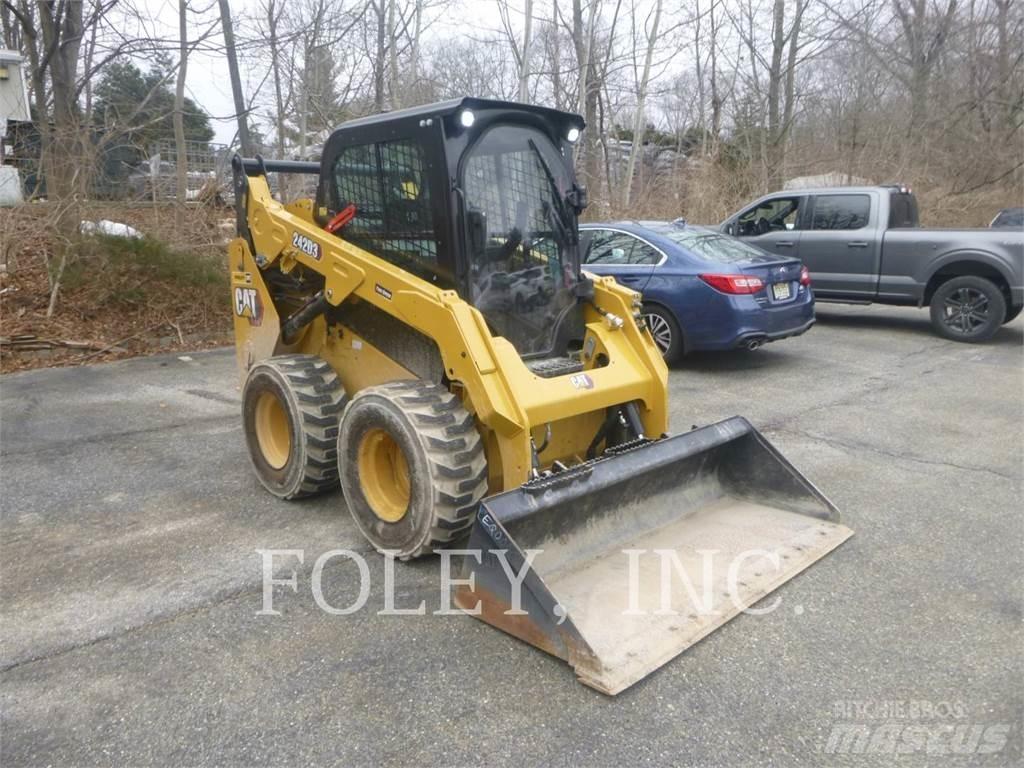 CAT 242D3 Skid steer loderler
