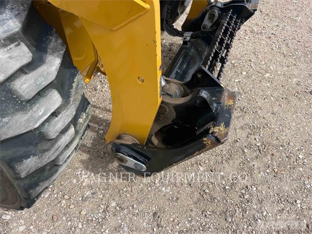 CAT 242D3 Skid steer loderler