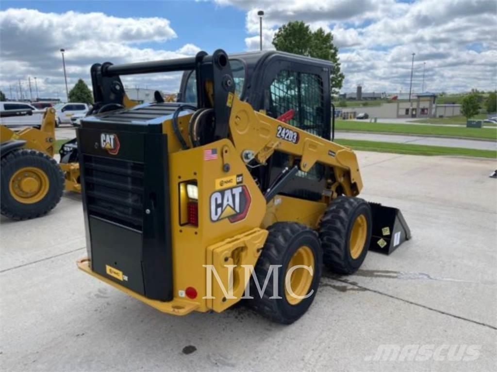 CAT 242D3 Skid steer loderler