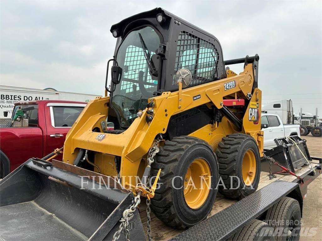 CAT 242D3 Skid steer loderler